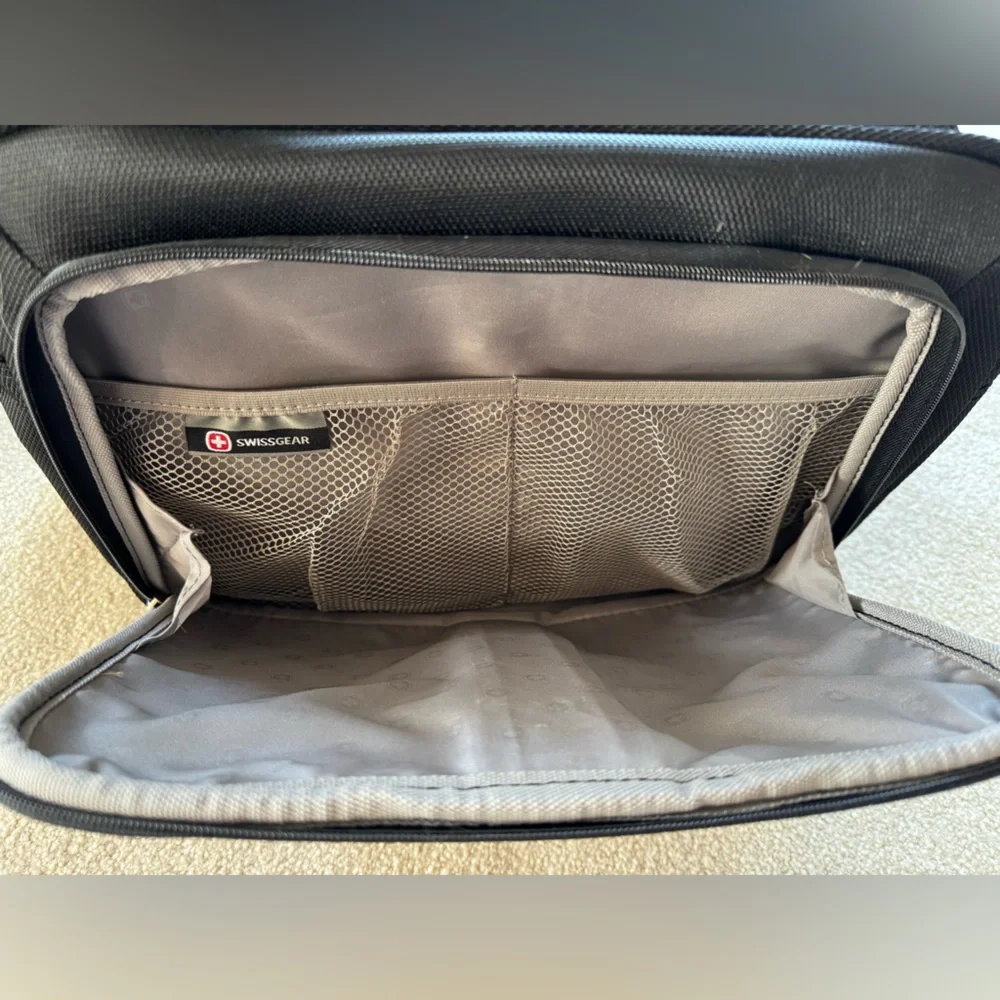 Brand New SwissGear Black Shoulder Bag